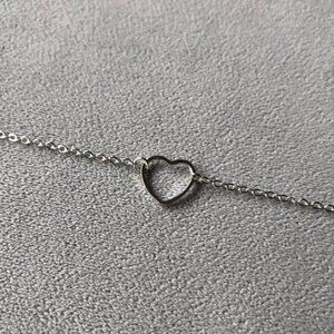Silhouette Heart Bracelet Silver-Tone Brand New